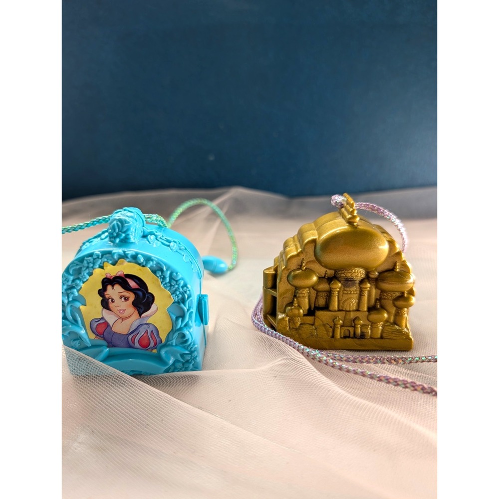 1990s Mattel Disney Snow White & Aladdin Once Upon A Time Locket Necklace Lot
